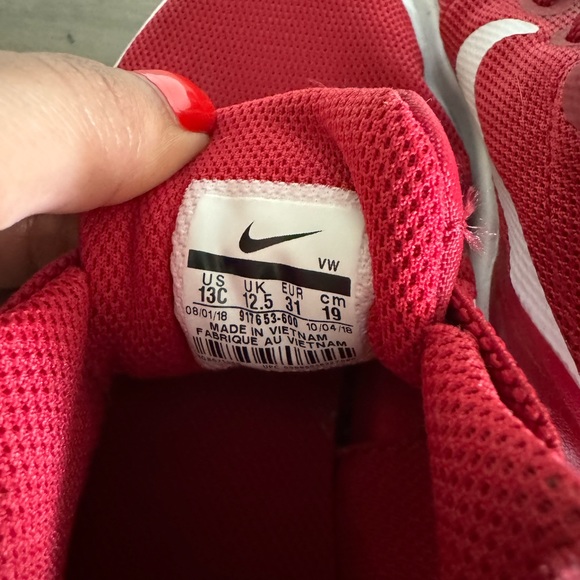 Nike shoes - Picture 5 of 5